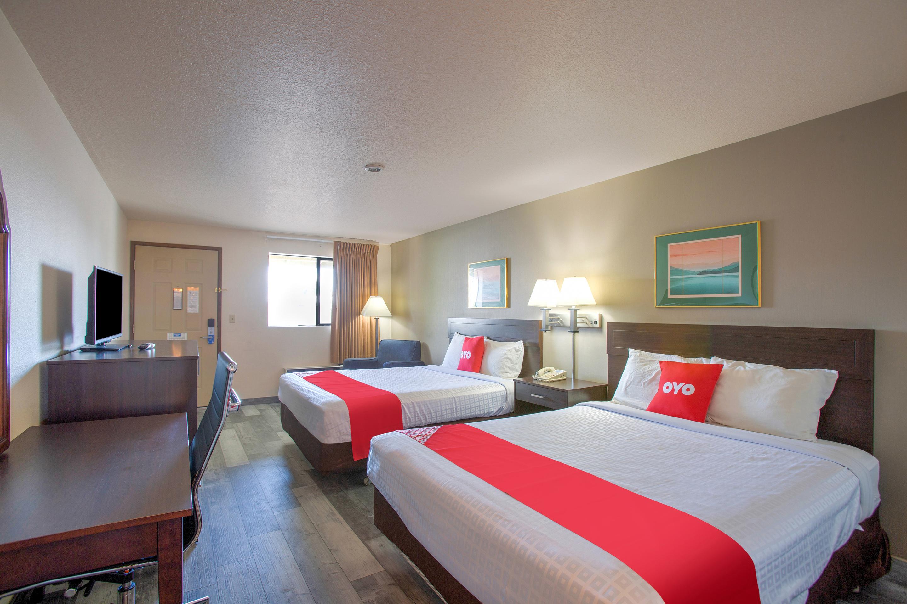 Oyo Woodland Hotel And Suites Exterior foto